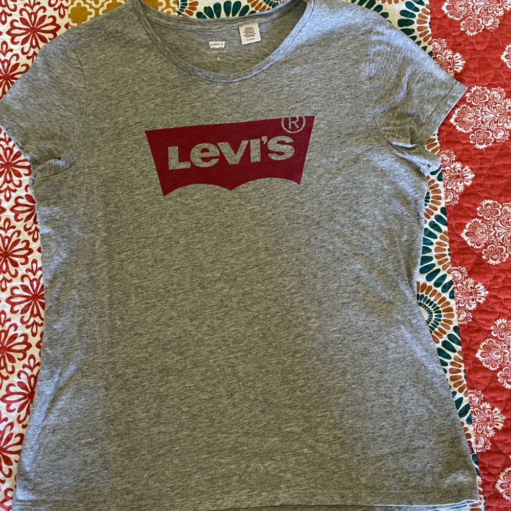 Women’s Levi’s T-shirt - XL